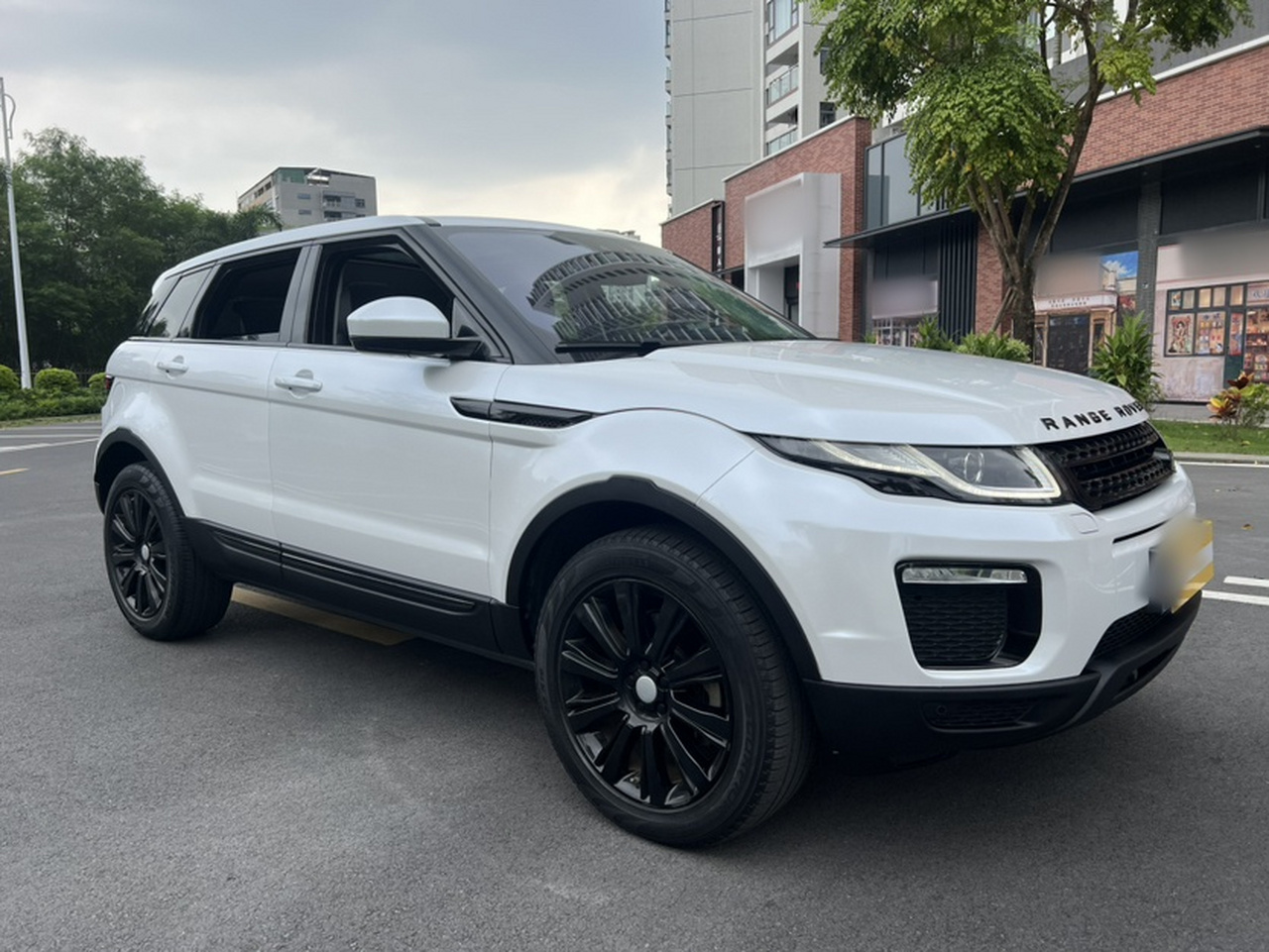 Range Rover Evoque 2017 2.0T SE photo 3