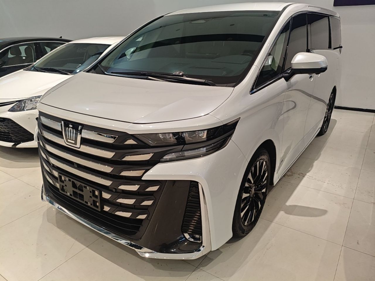 2024 Crown Hybrid 2.5L Supreme Executive