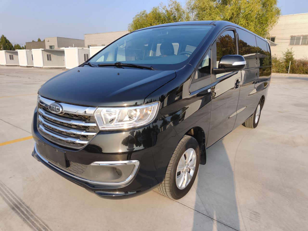 Refine M3 2023 PLUS 1.5T 9-Seater Connected
