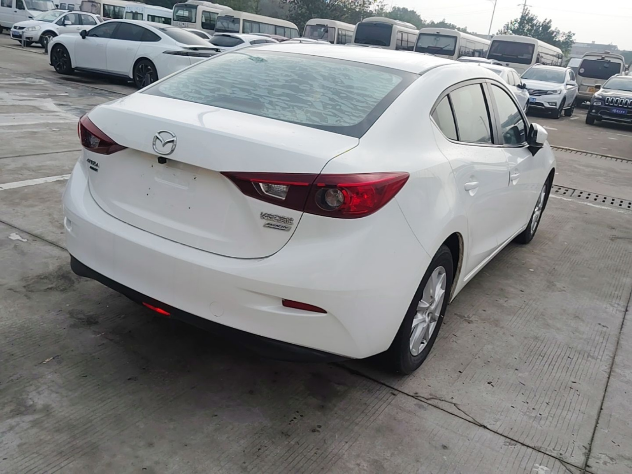 3 Axela 2016 Sedan 1.5L MT Comfort photo 4