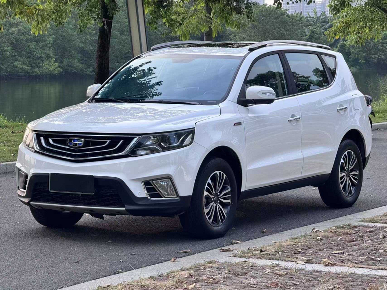 Vision X6 2016 1.3T CVT Flagship