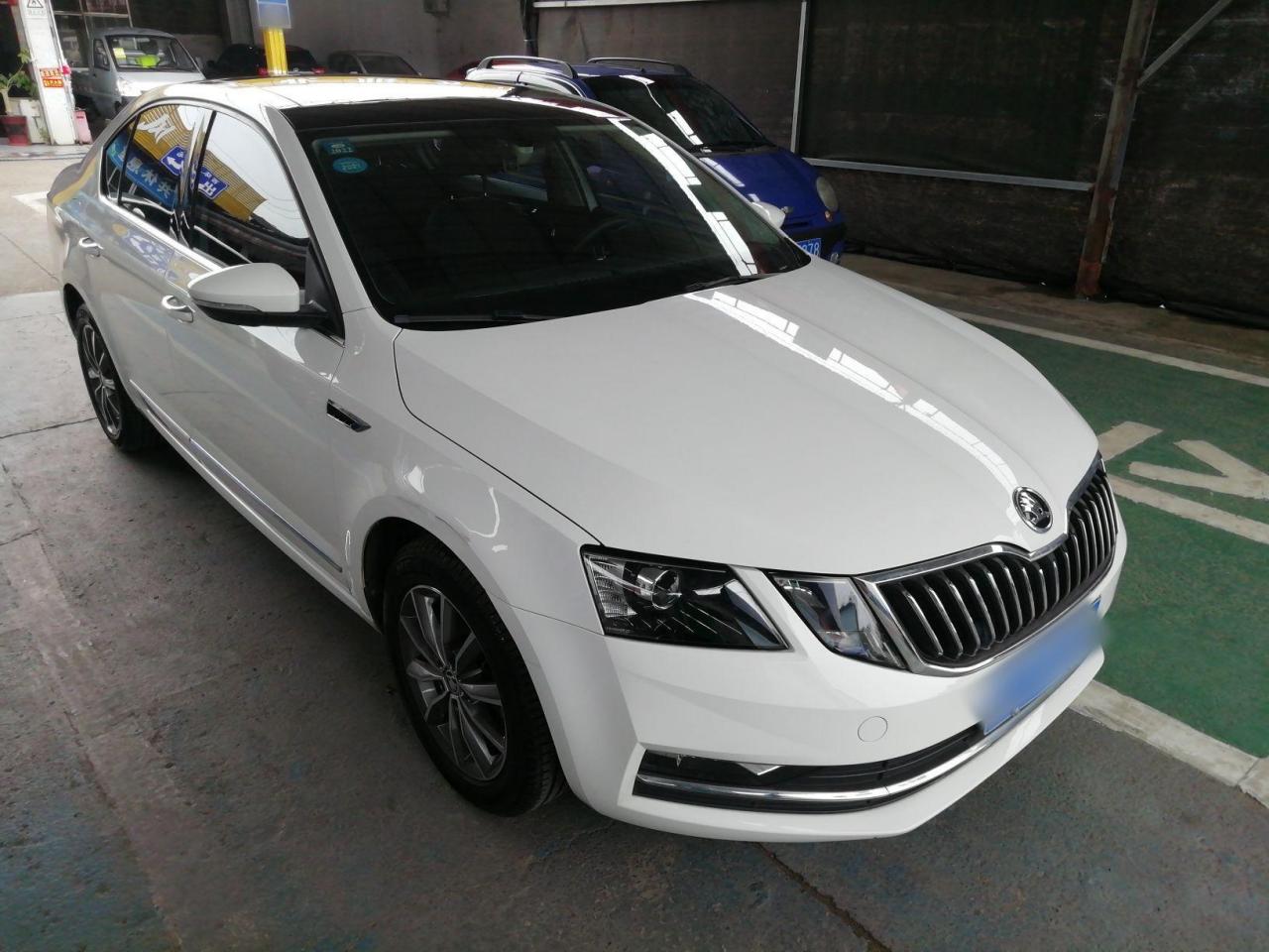 Octavia 2020 1.5L AT Luxury photo 3