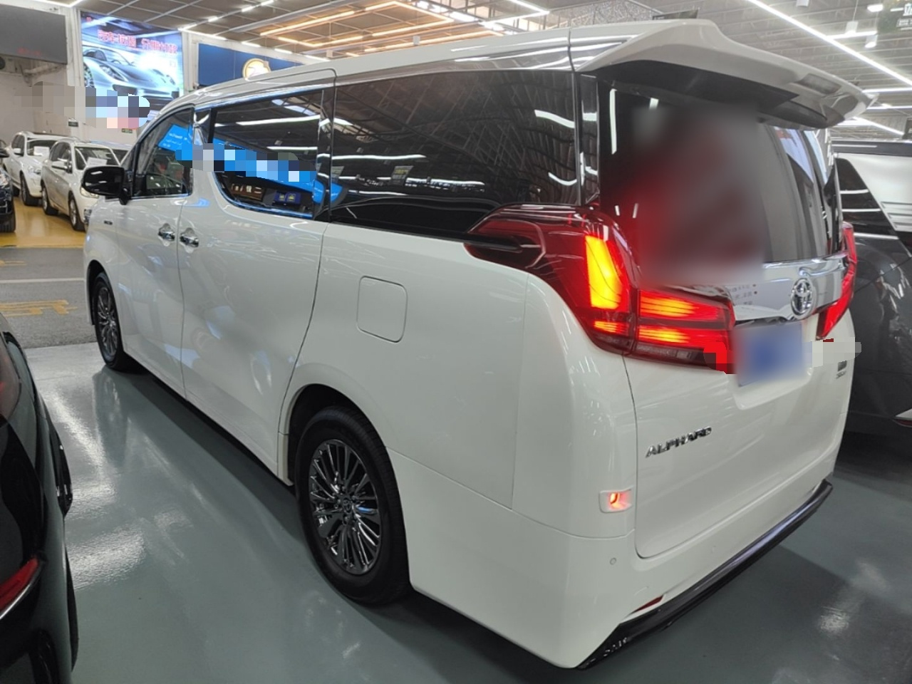 Alphard 2021 Hybrid 2.5L Luxury photo 4