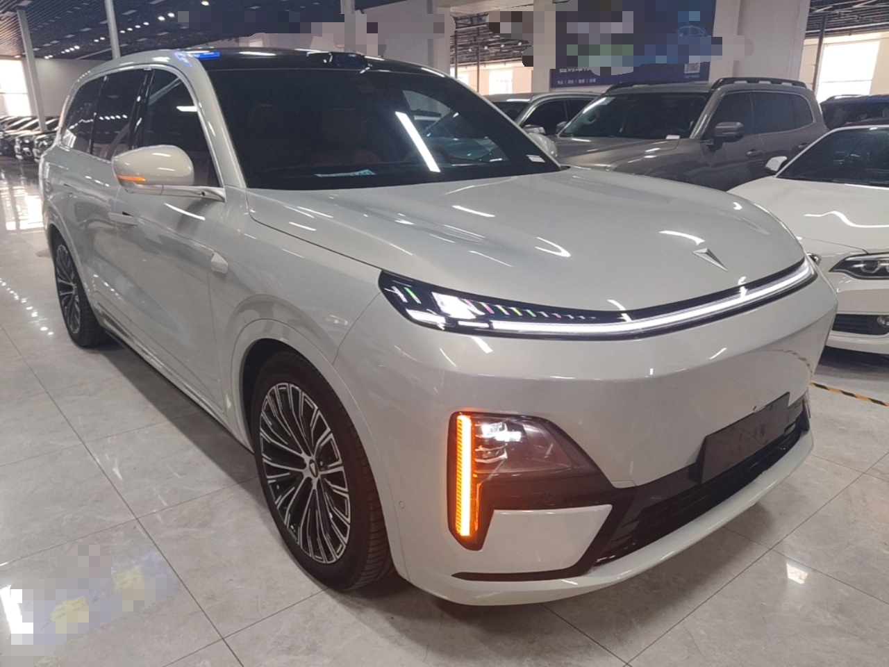 Deepal S09 2025 AWD Ultra+ photo 3