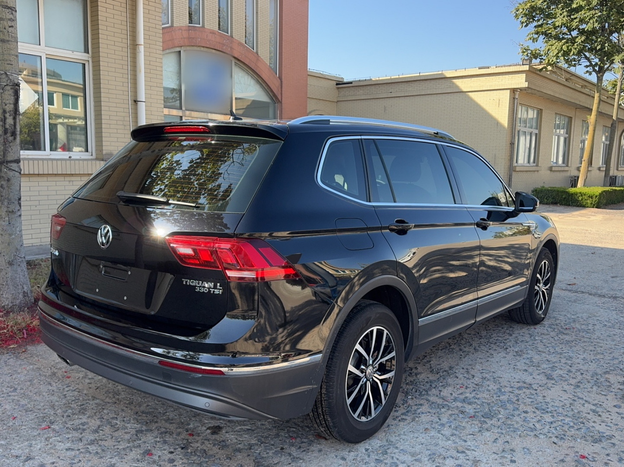 Tiguan L 2017 330TSI AT RWD Comfort photo 4