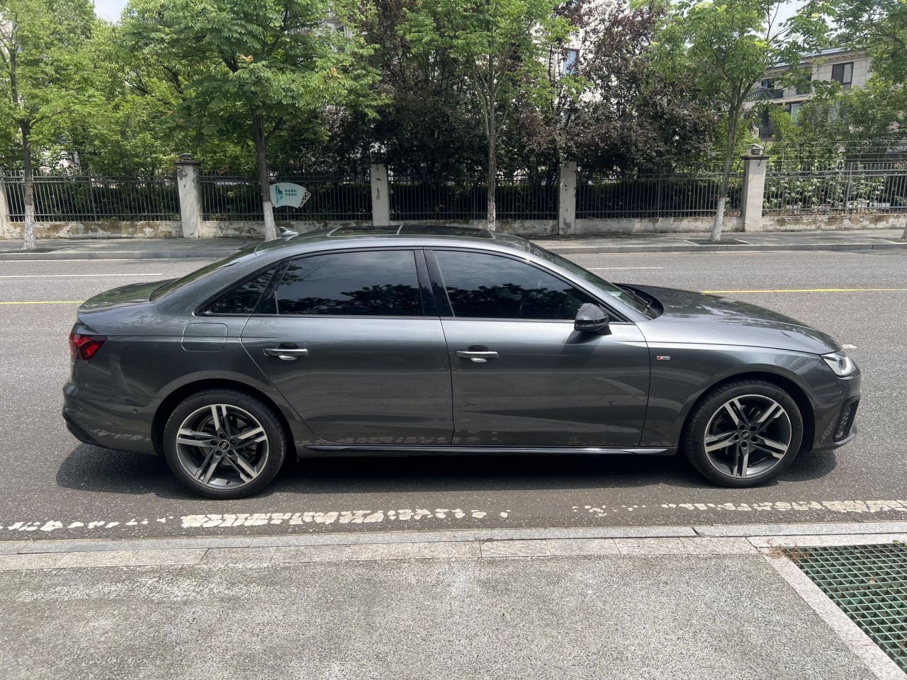 A4L 2022 40 TFSI Luxury Dynamic photo 3