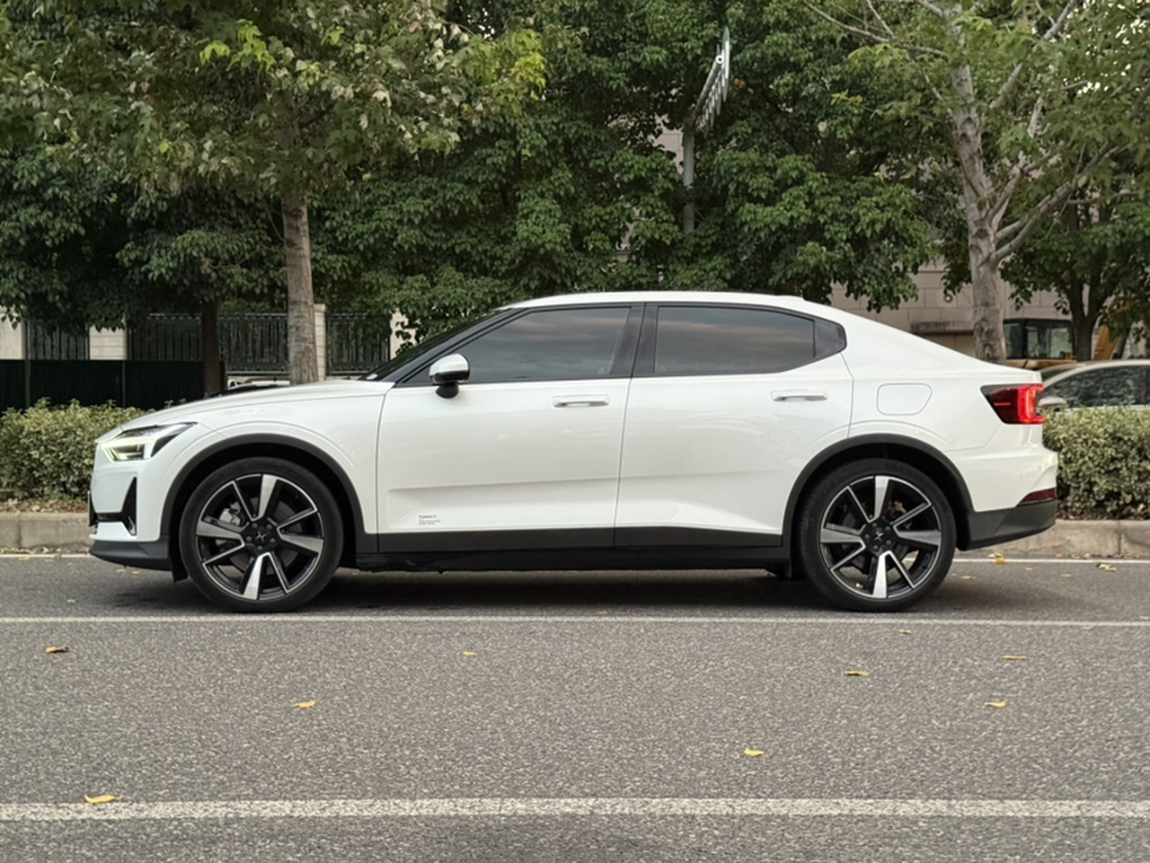 Polestar 2 2021 Standard Range photo 4