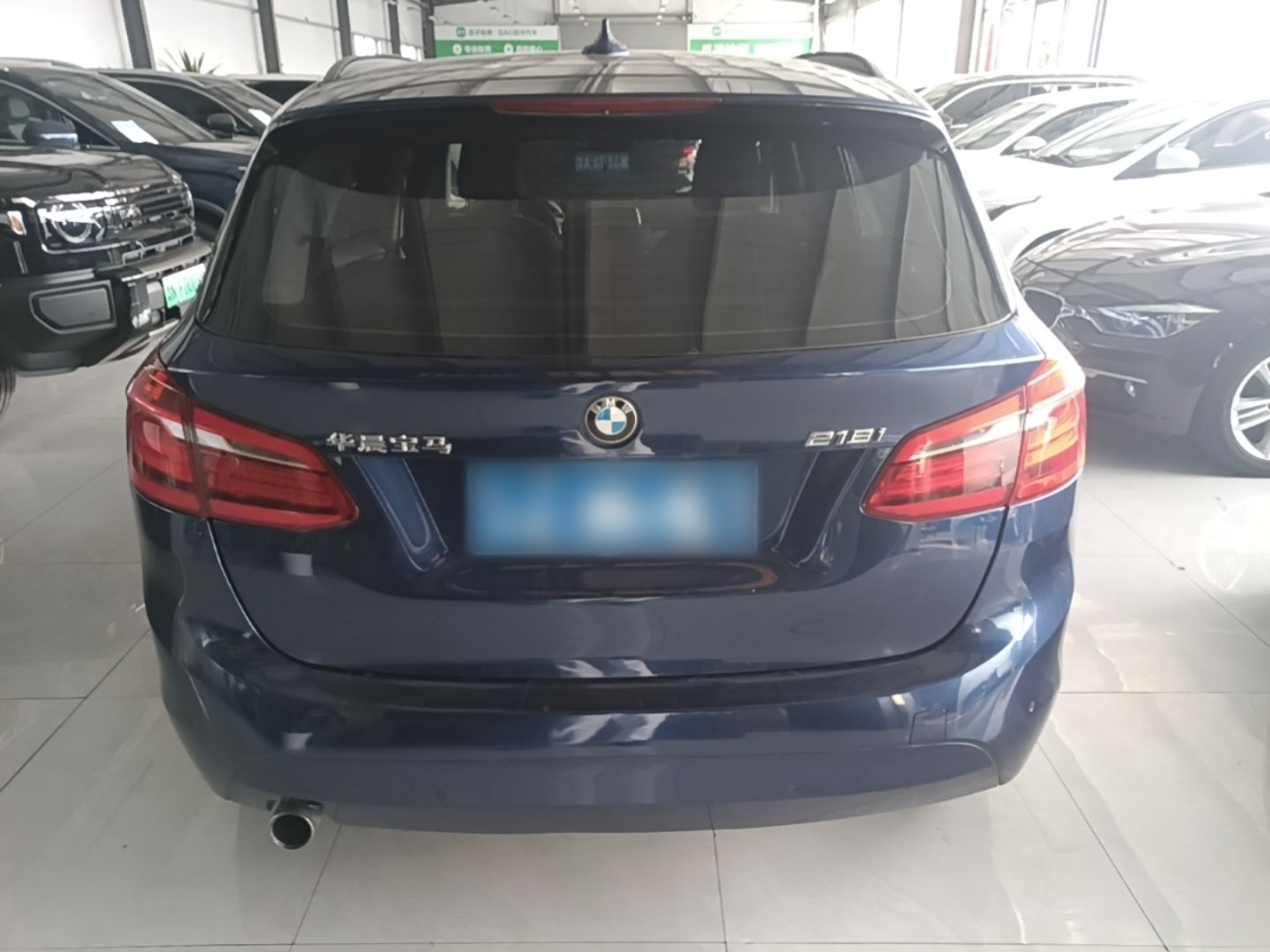 2 Series Wagon 2016 218i Leading photo 5
