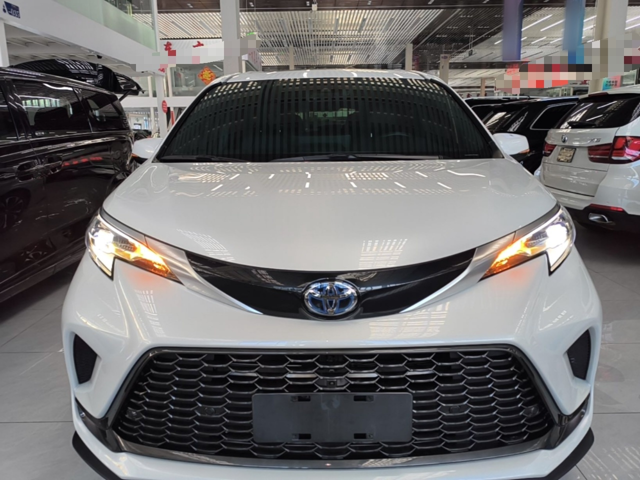 Granvia 2023 2.5L Hybrid VIP photo 2
