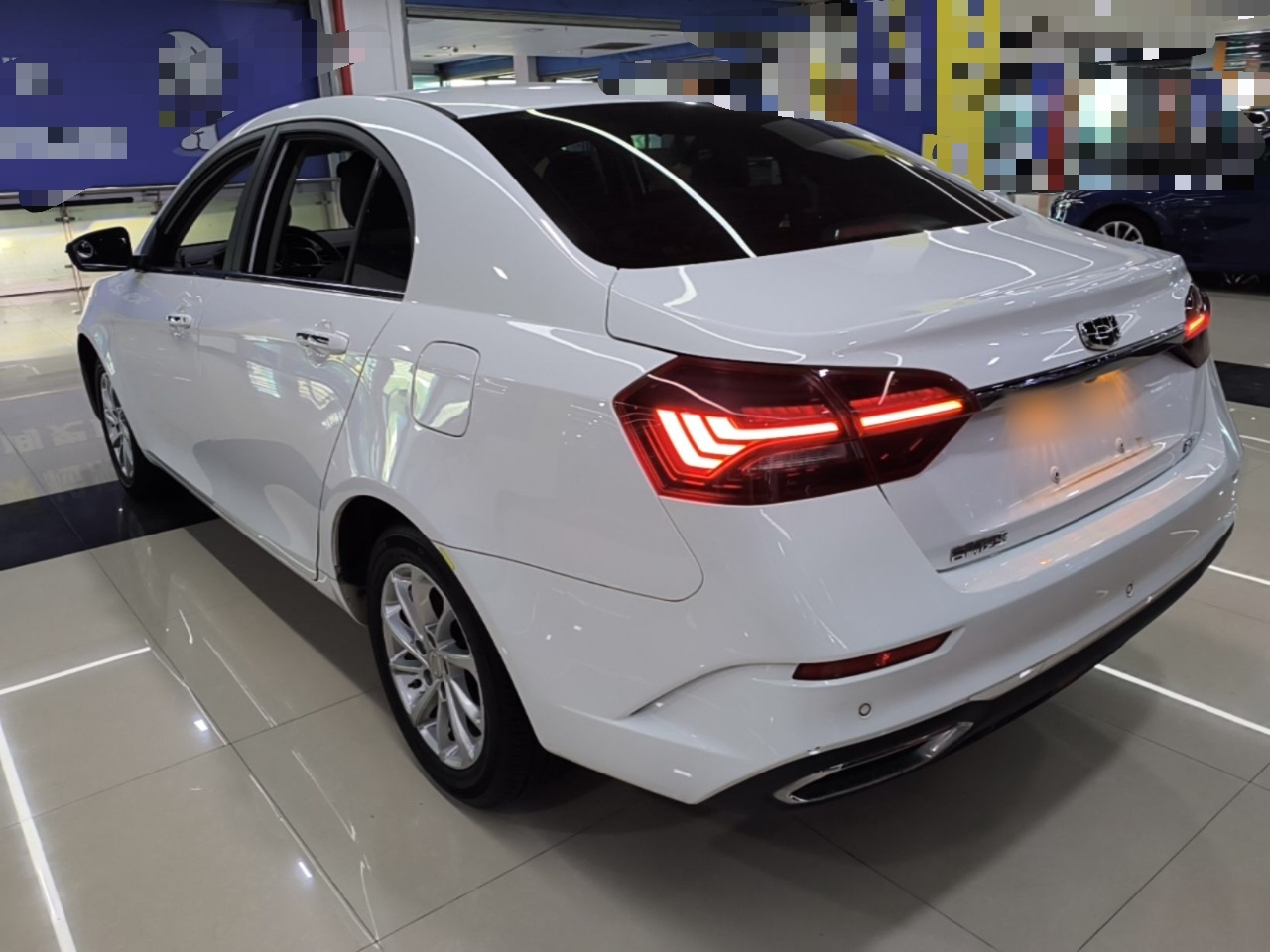 Emgrand 2021 UP 1.5L CVT photo 4
