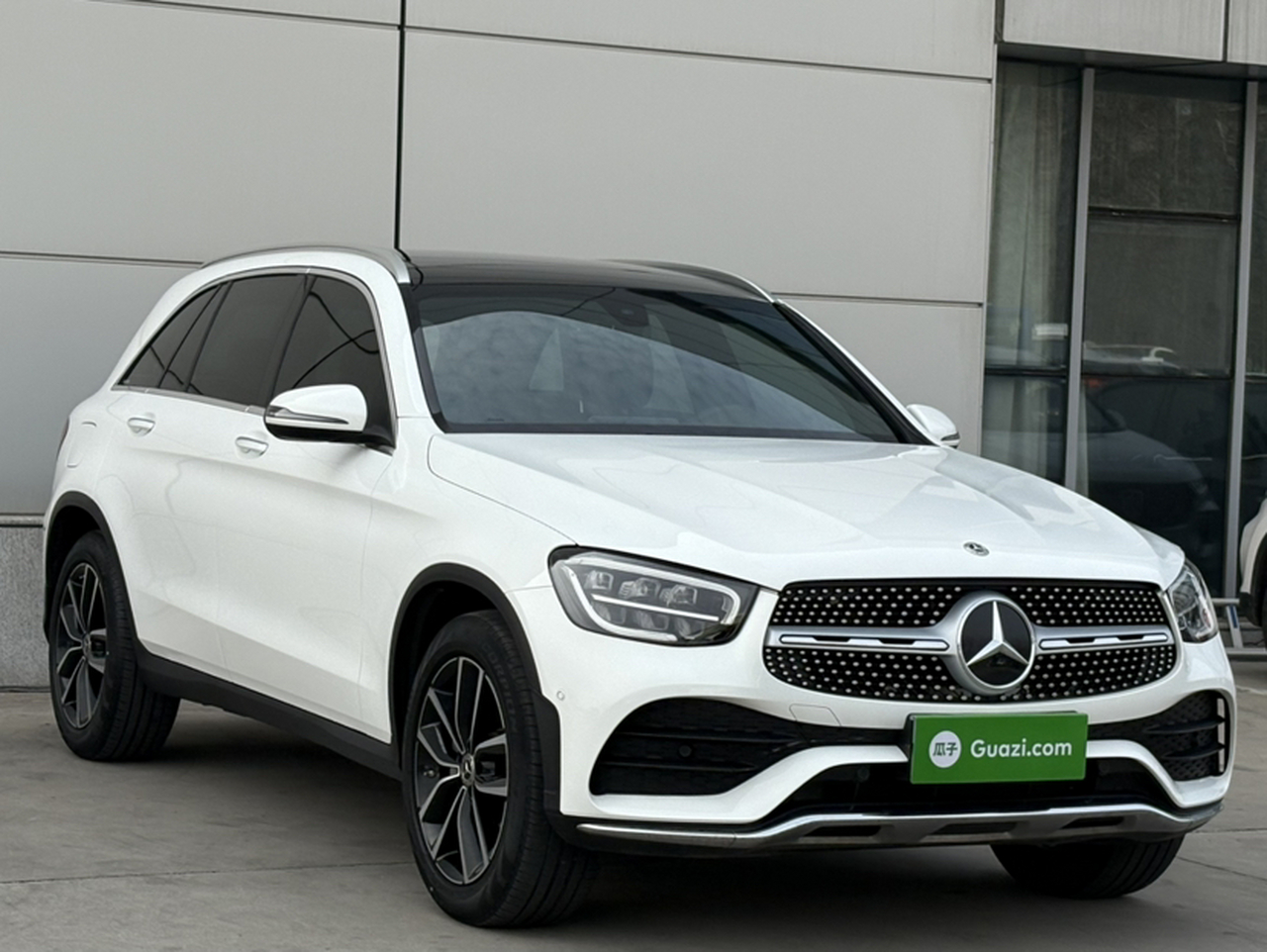 GLC 2022 Facelift GLC 260 L 4MATIC Luxury photo 3