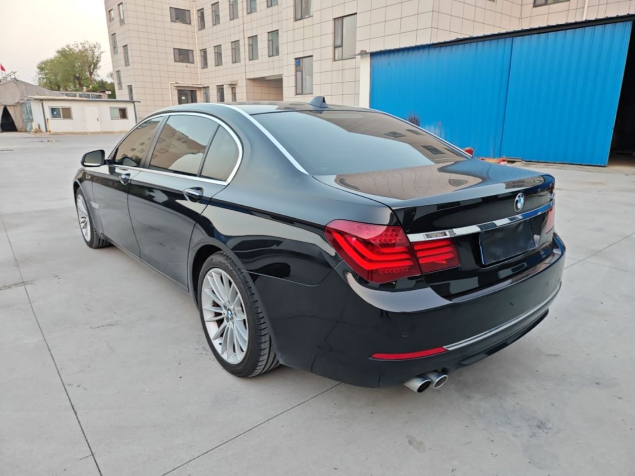 7 Series 2014 730Li photo 4