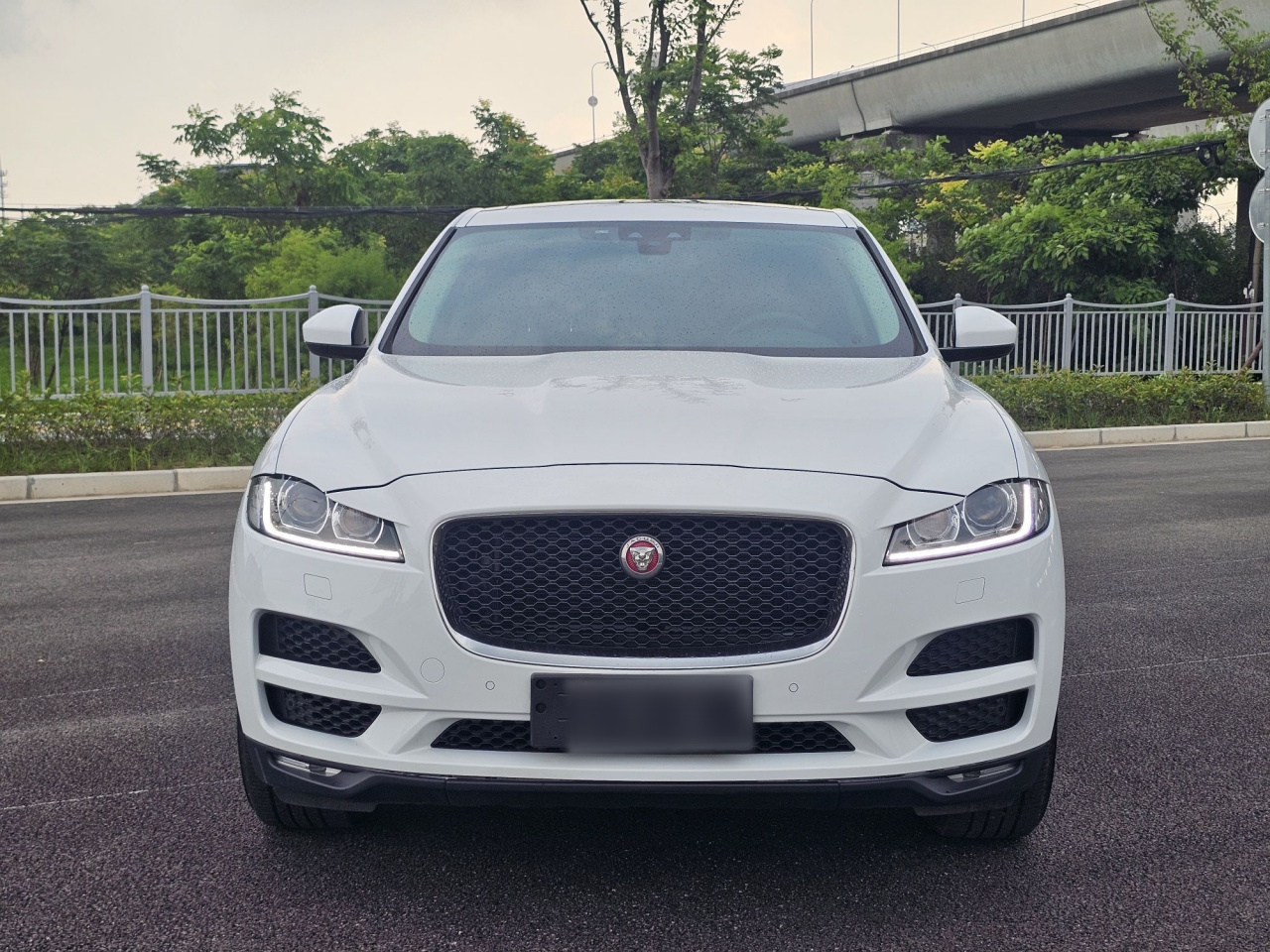 F-PACE 2018 2.0T AWD Exclusive photo 2