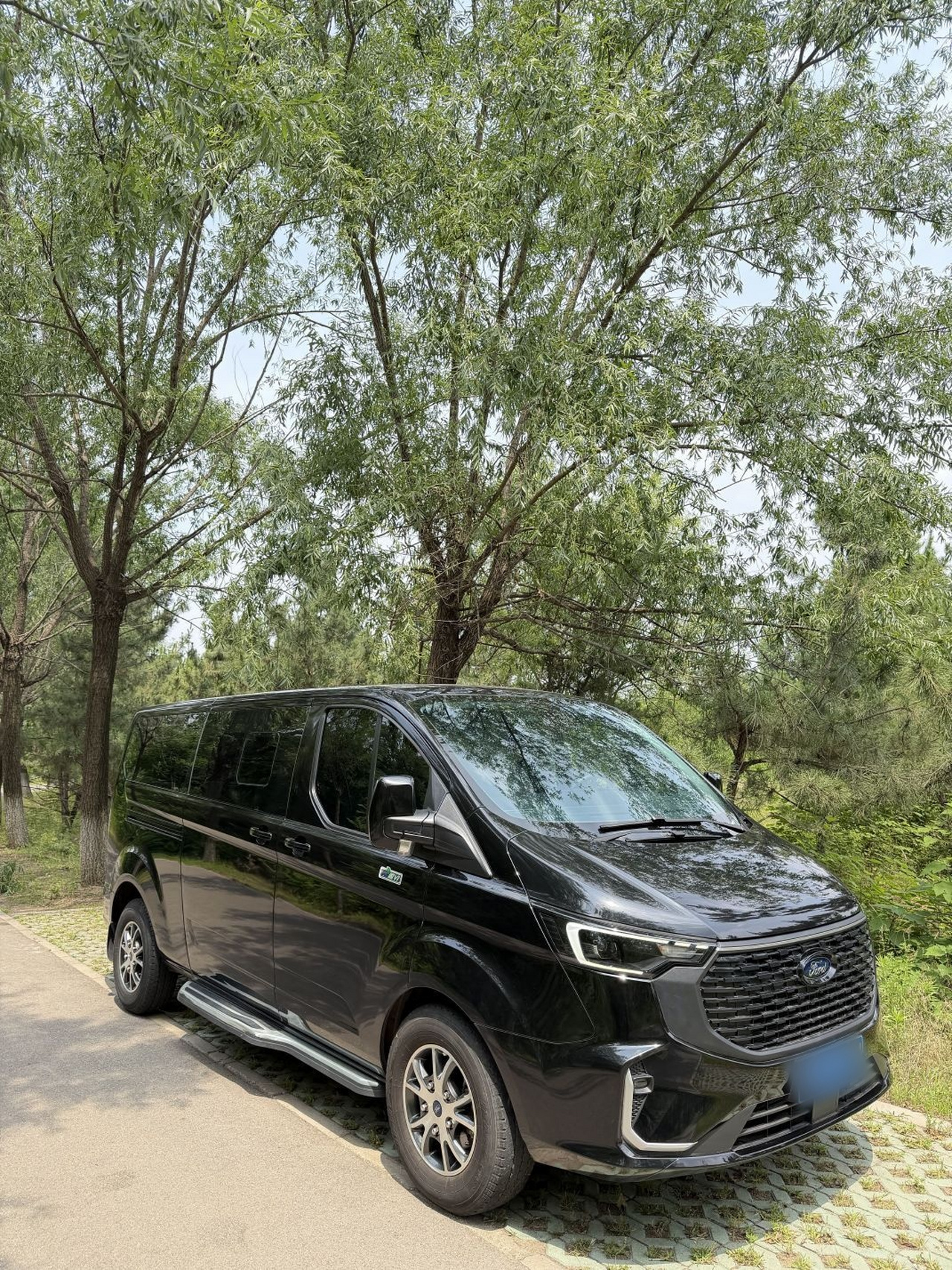 Transit 2023 2.0T Diesel AT Medium Wheelbase 7/8/9-Seater photo 2
