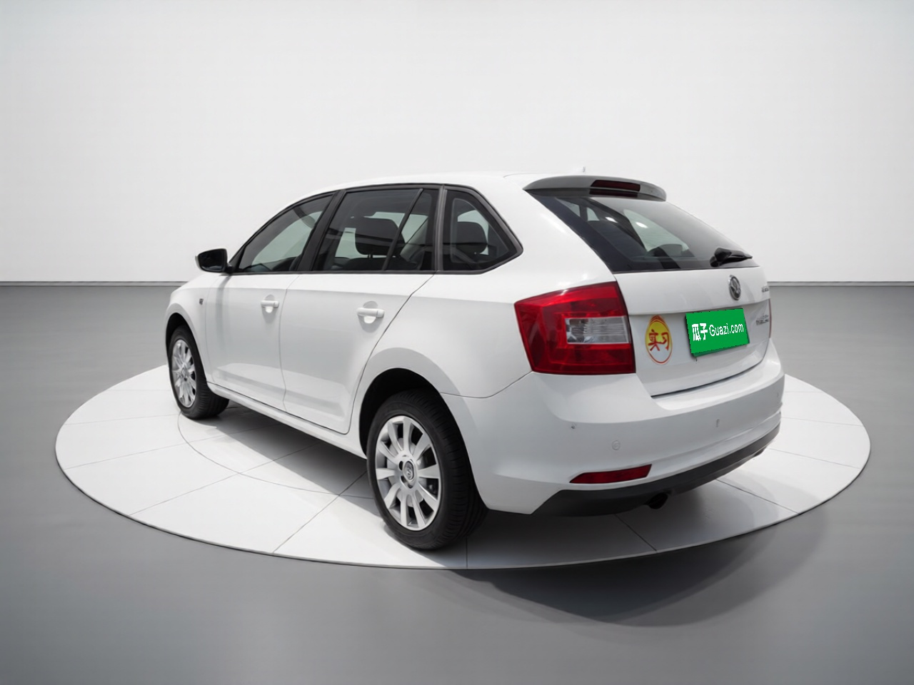 Rapid Spaceback 2014 1.6L AT photo 4