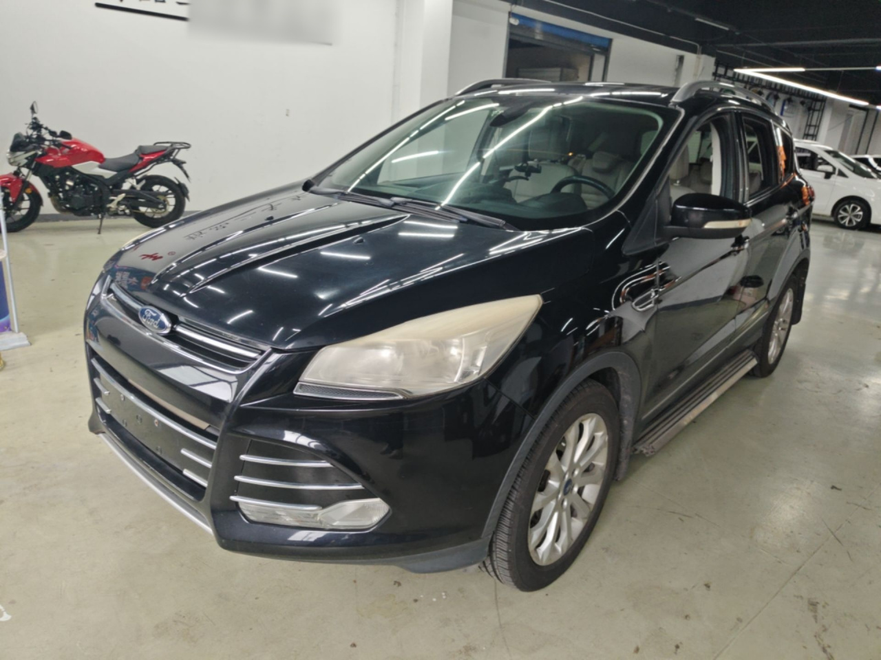 Kuga 2013 1.6L GTDi AWD Elite
