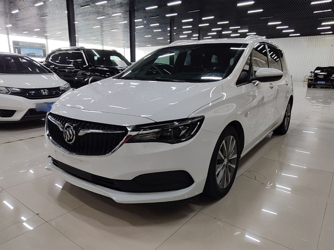 GL6 2021 323T Mild Hybrid Luxury