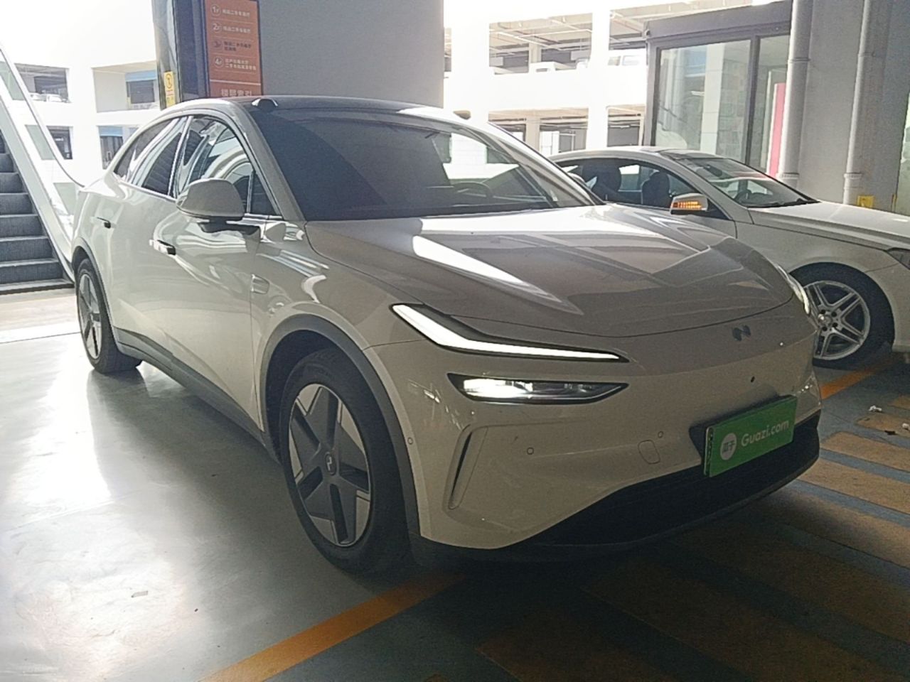 L60 2024 60kWh RWD photo 3