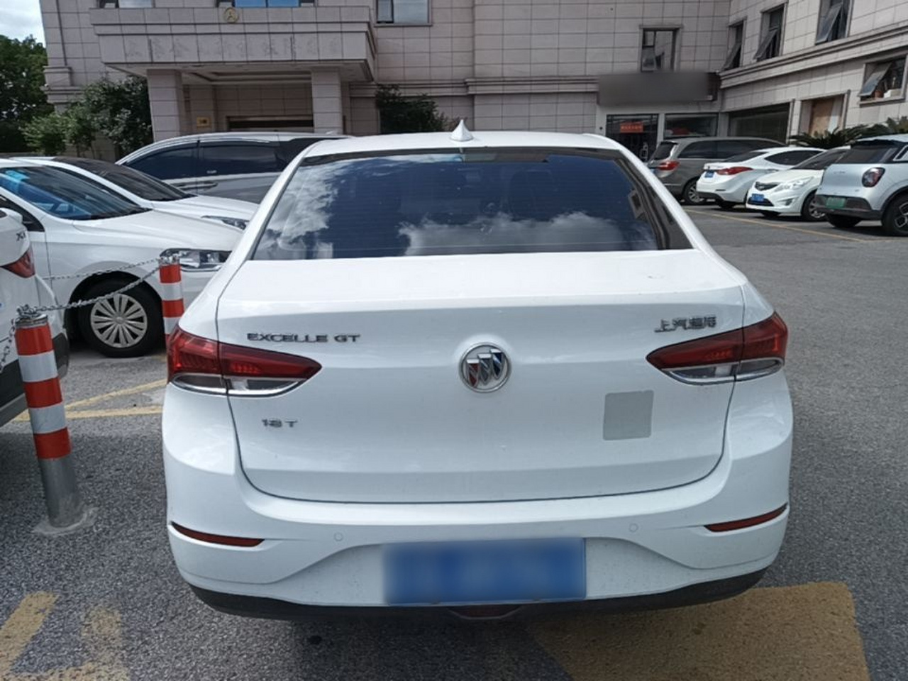Excelle 2019 18T AT Elite China VI photo 3