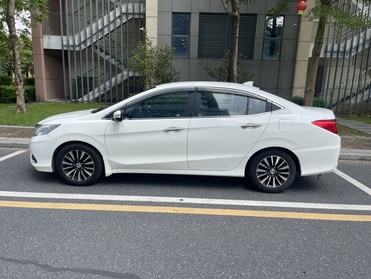 Crider 2015 1.8L AT Comfort photo 3