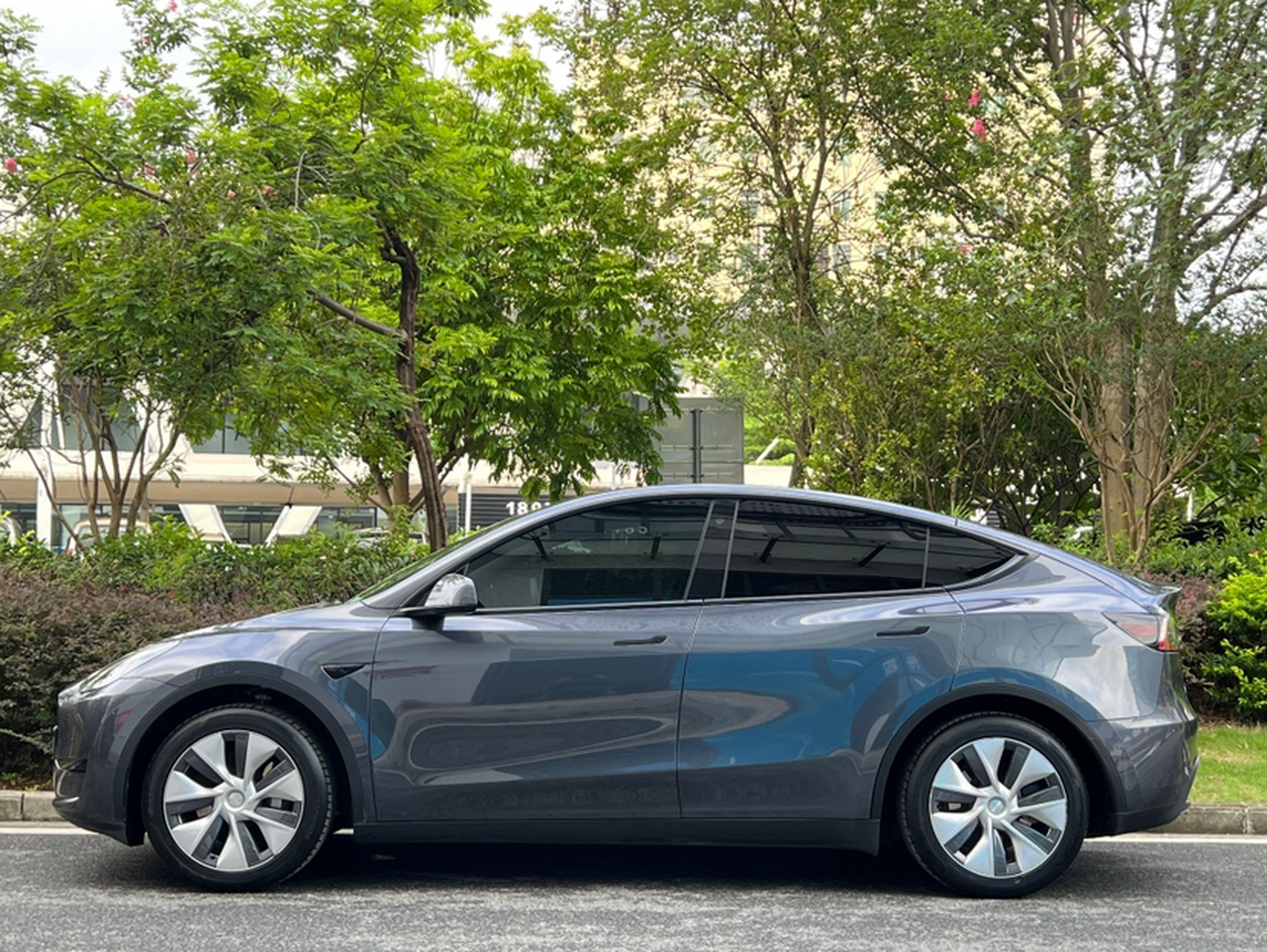 Model Y 2022 Facelift RWD photo 3