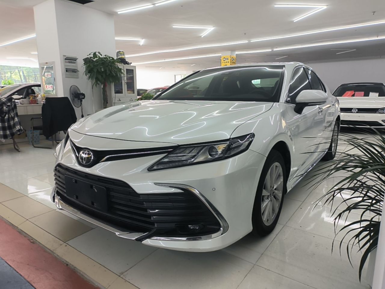 Camry 2023 2.0G Luxury