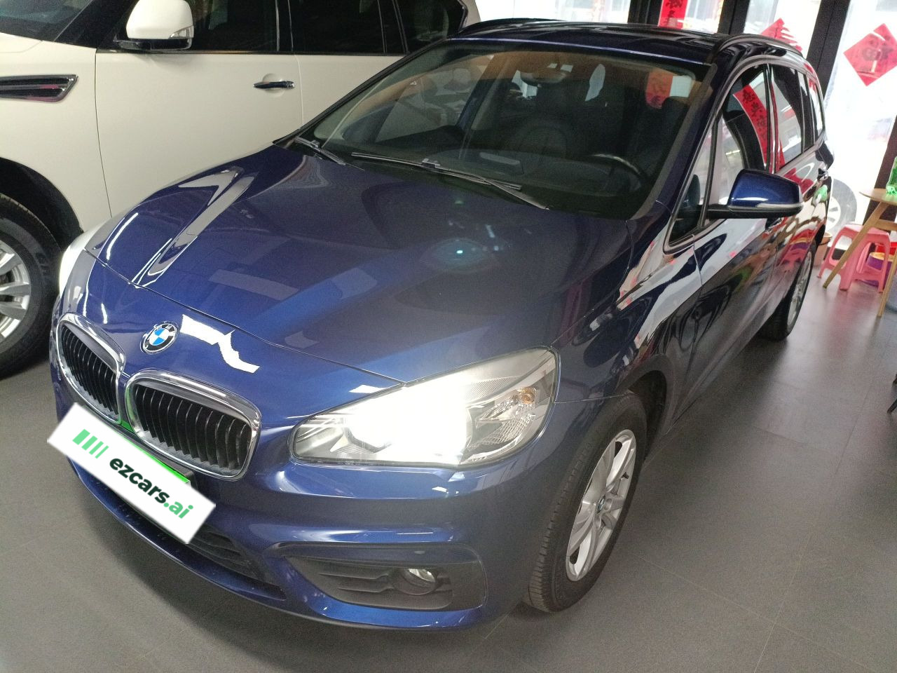 2 Series Wagon 2015 218i Leading