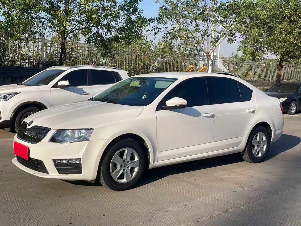 Octavia 2017 Classic 1.6L AT Standard