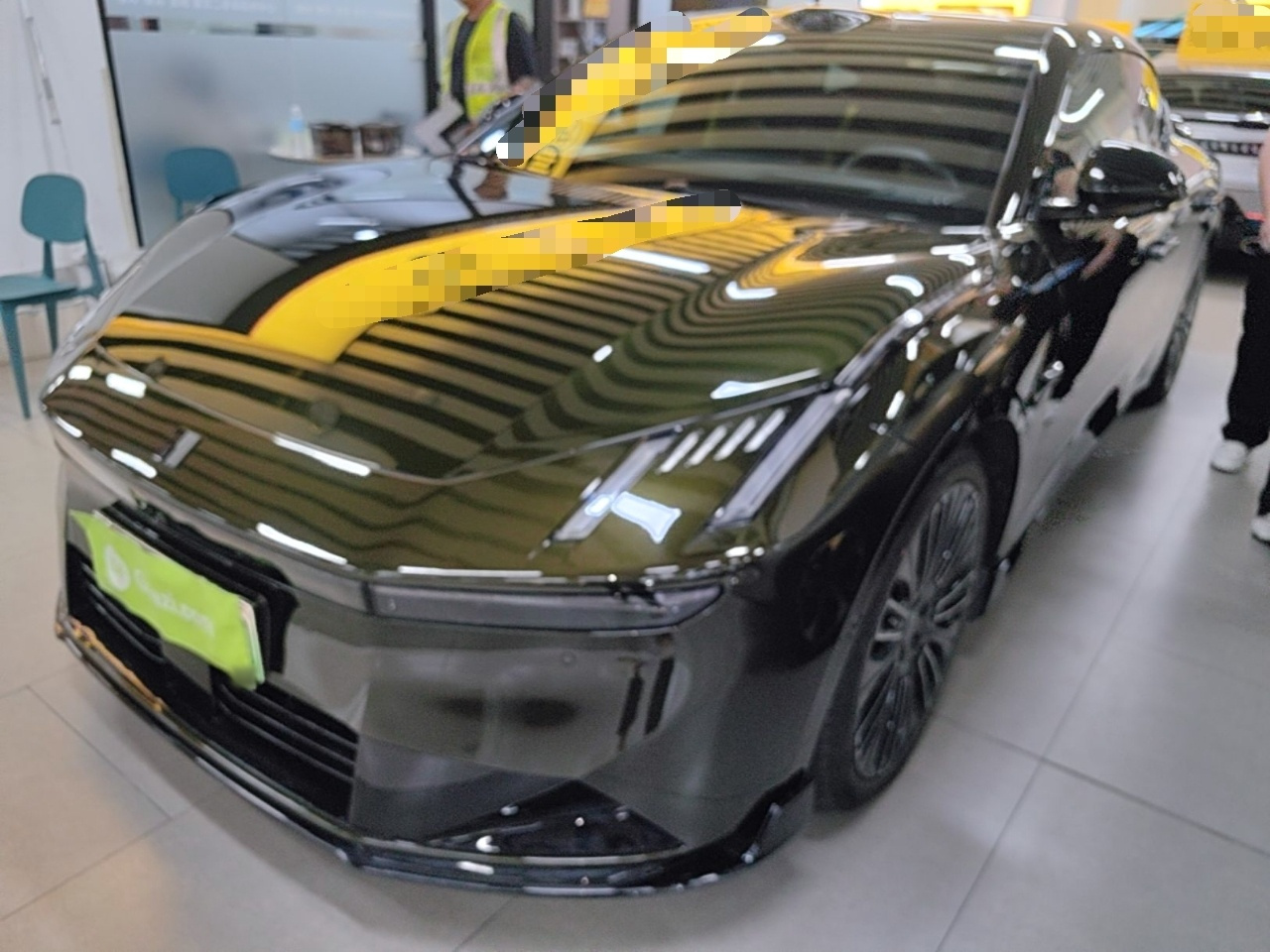 10 EM-P 2025 240 AWD Ultra Sport