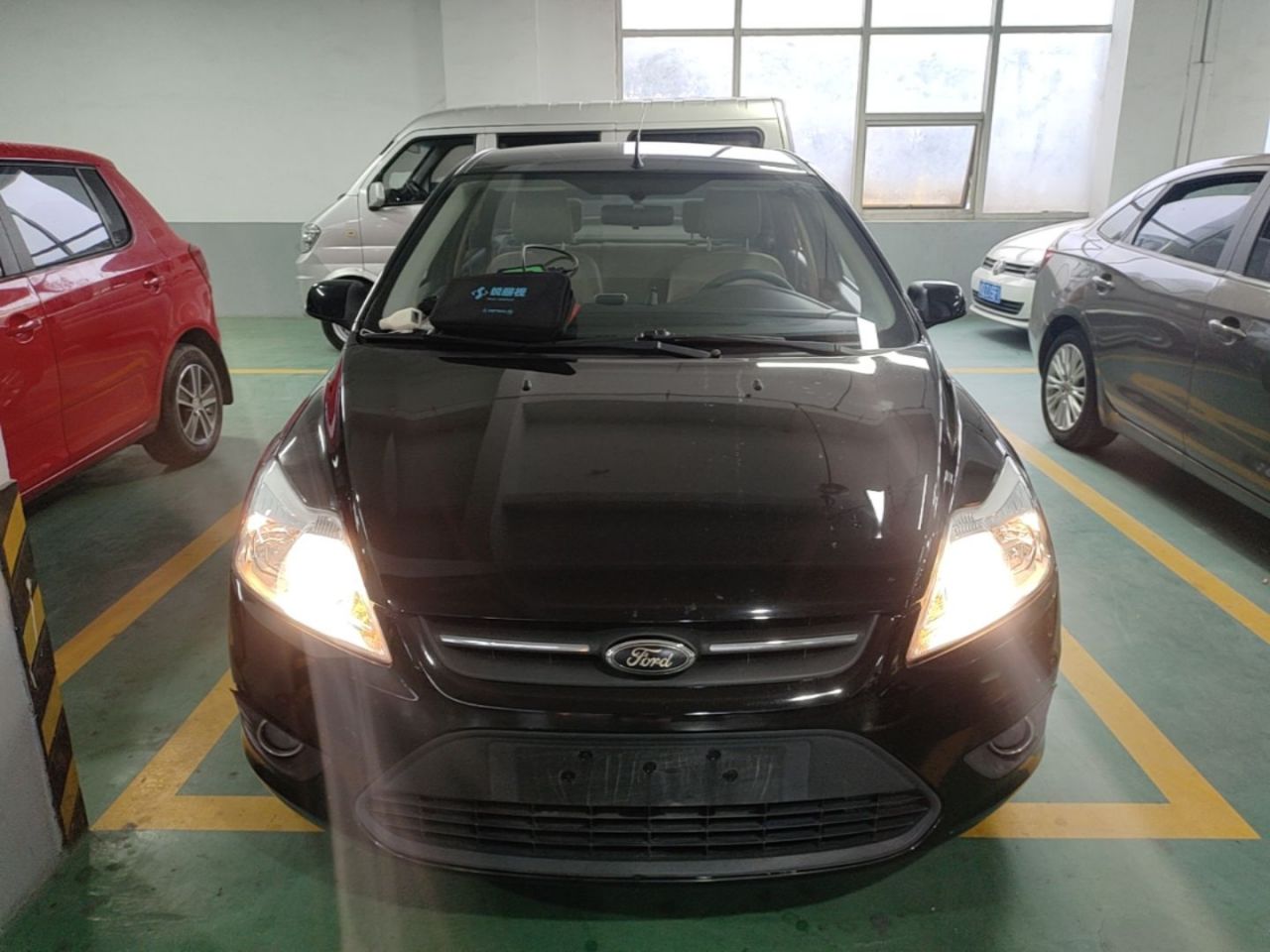 Focus 2013 Sedan Classic 1.8L AT photo 2