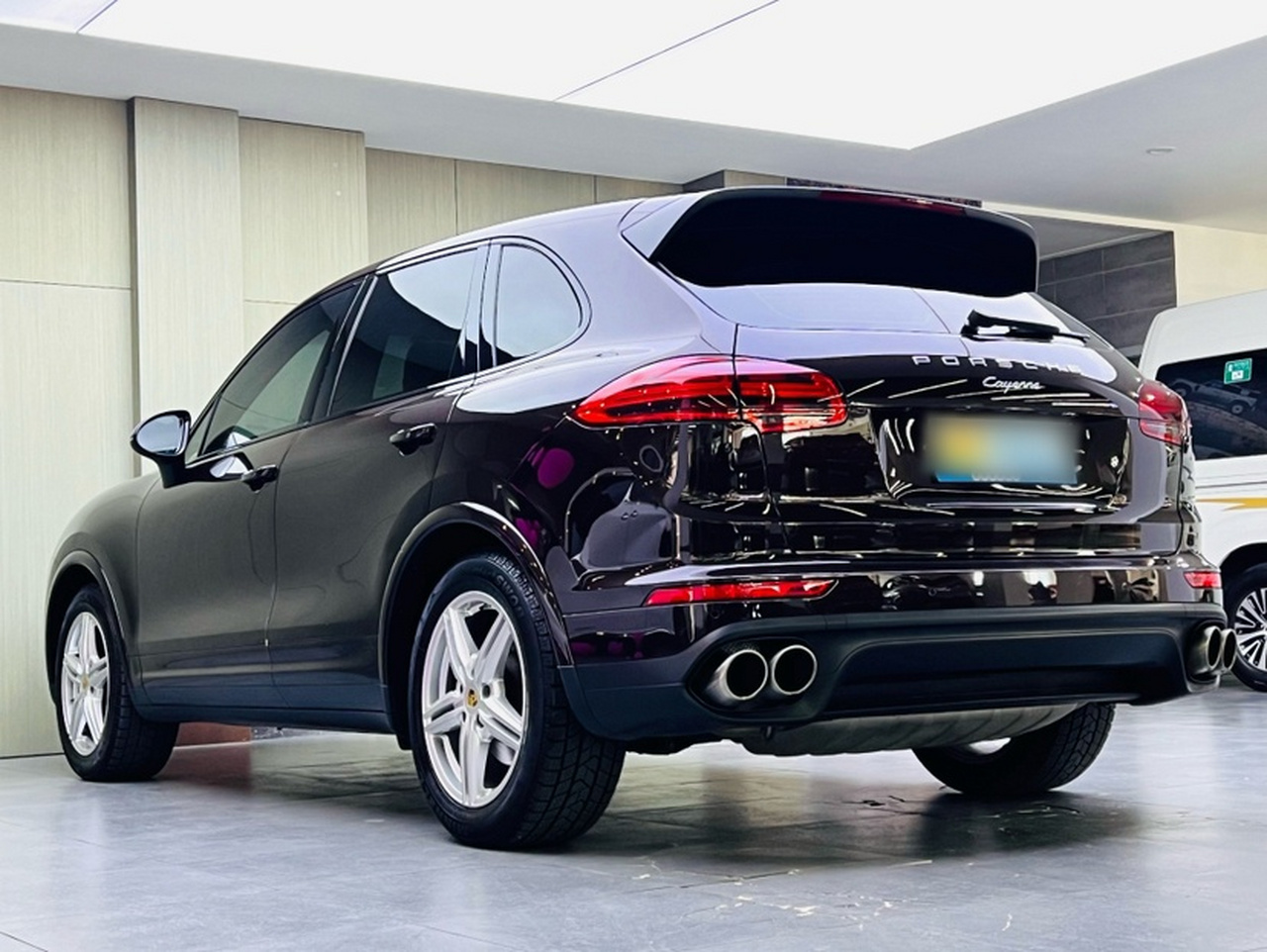 2016 Cayenne Platinum Edition 3.0T photo 3