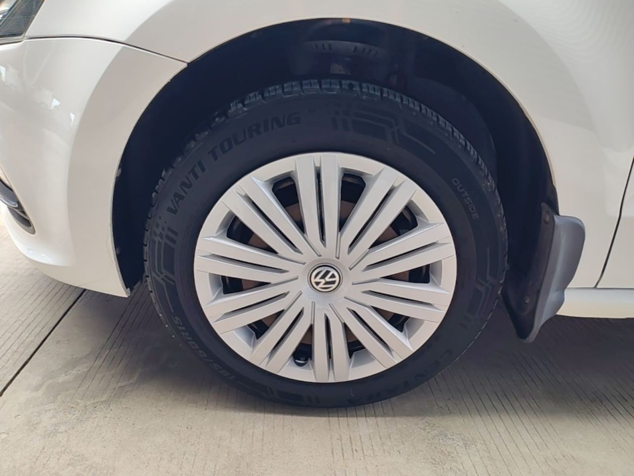 Polo 2016 1.6L AT Comfort photo 3