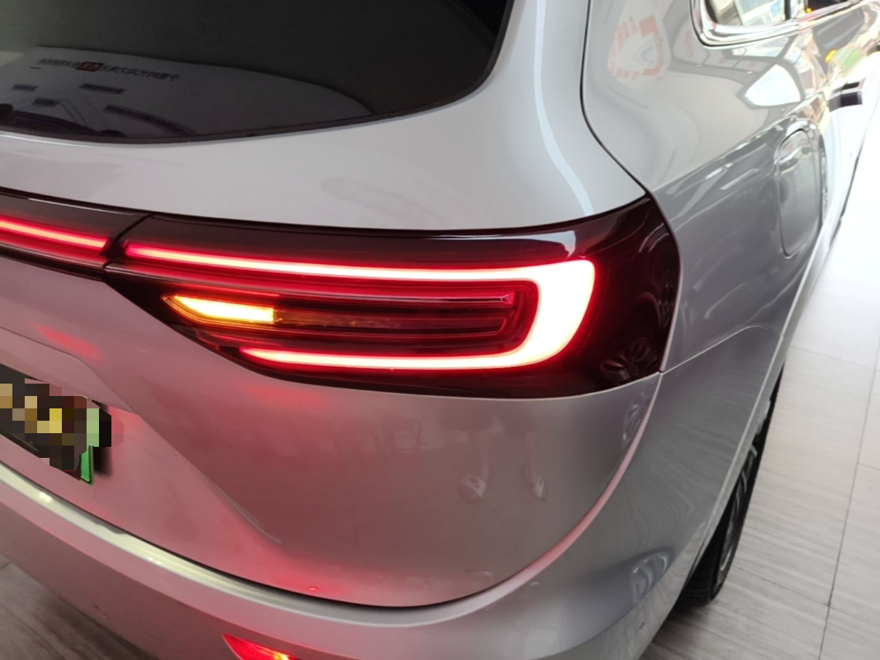 HIMA AITO M7 2024 1.5T ADAS AWD Max 5-Seater photo 2