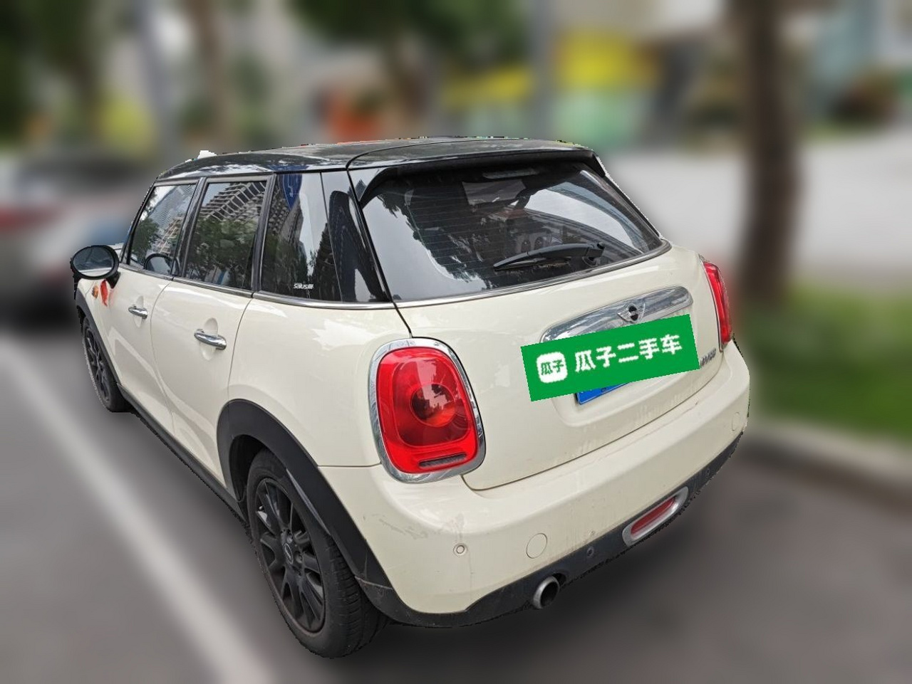 2016 1.5T COOPER 5-Door photo 4