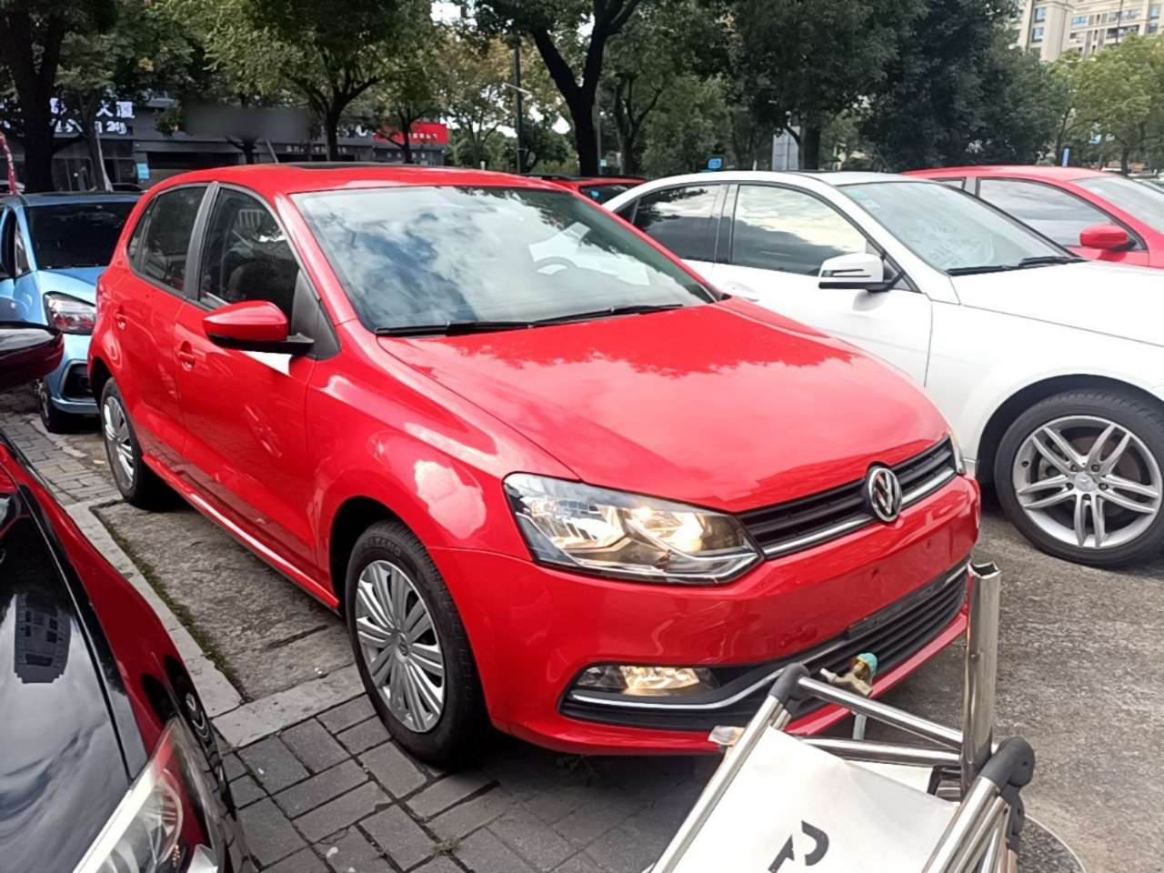 Polo 2016 1.6L AT Comfort photo 3