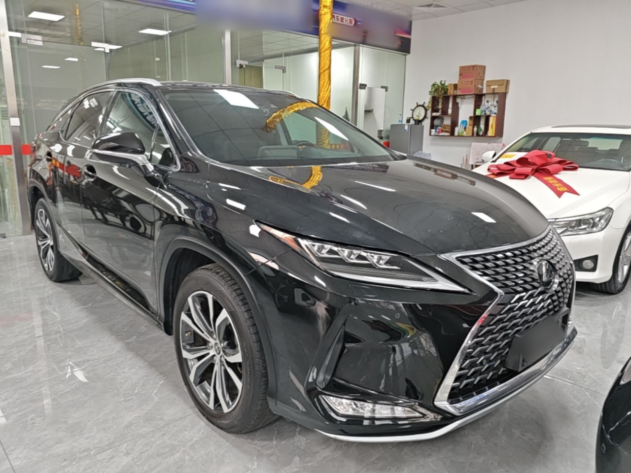 RX 2020 Facelift 300 AWD Elegant photo 5