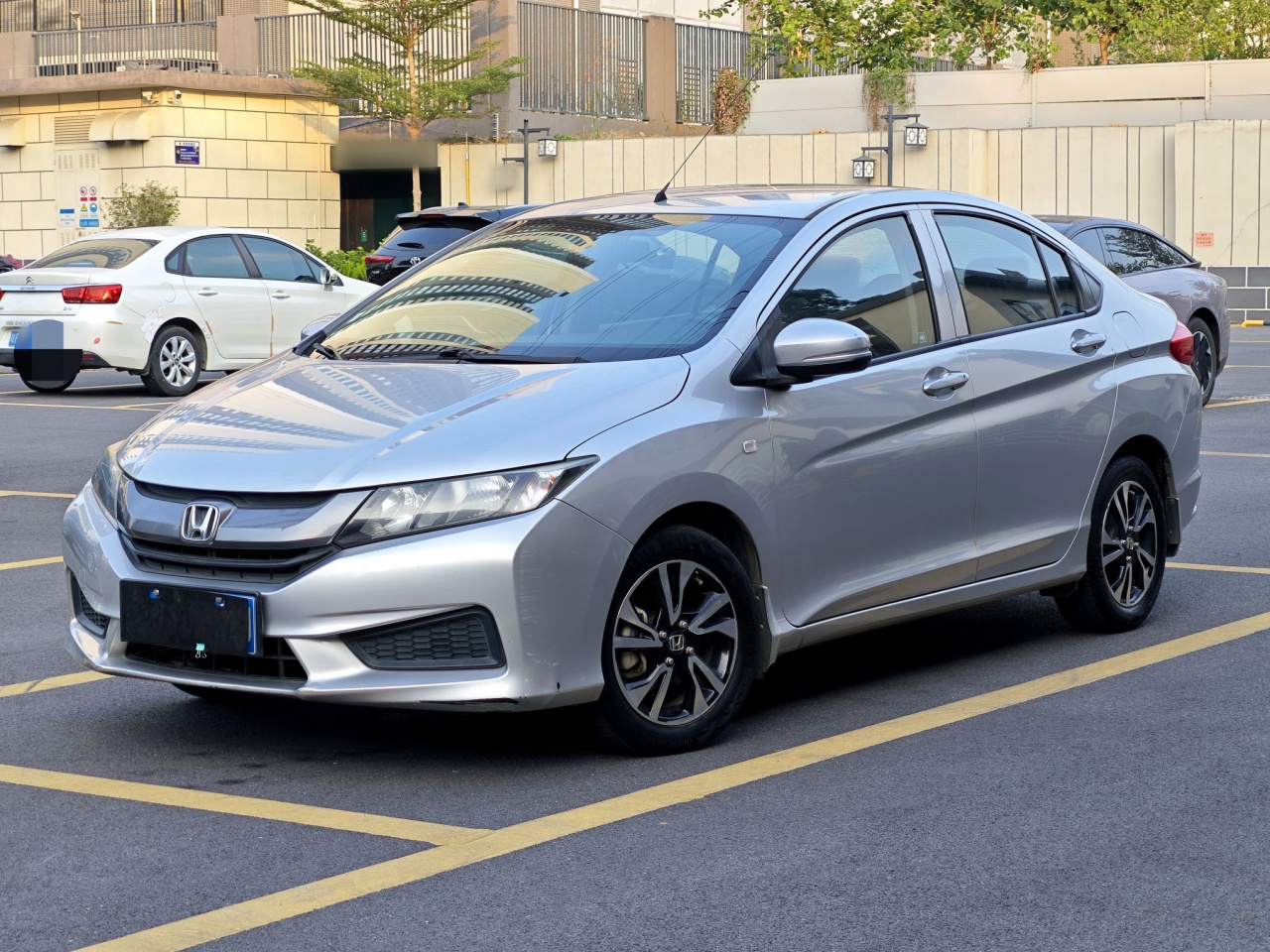 2015 1.5L CVT Comfort photo 2