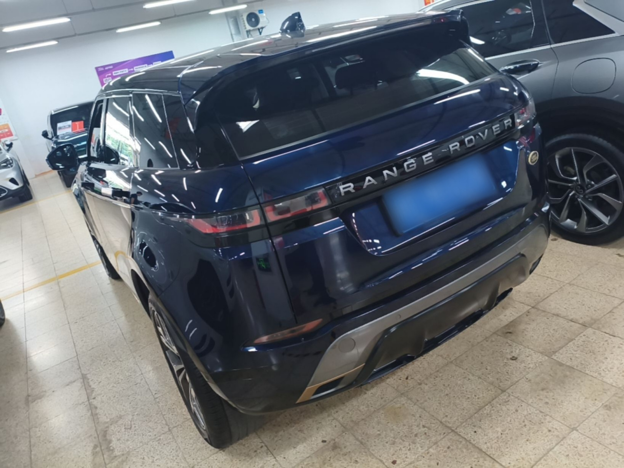 Range Rover Evoque 2020 249PS R-DYNAMIC S Sport photo 4