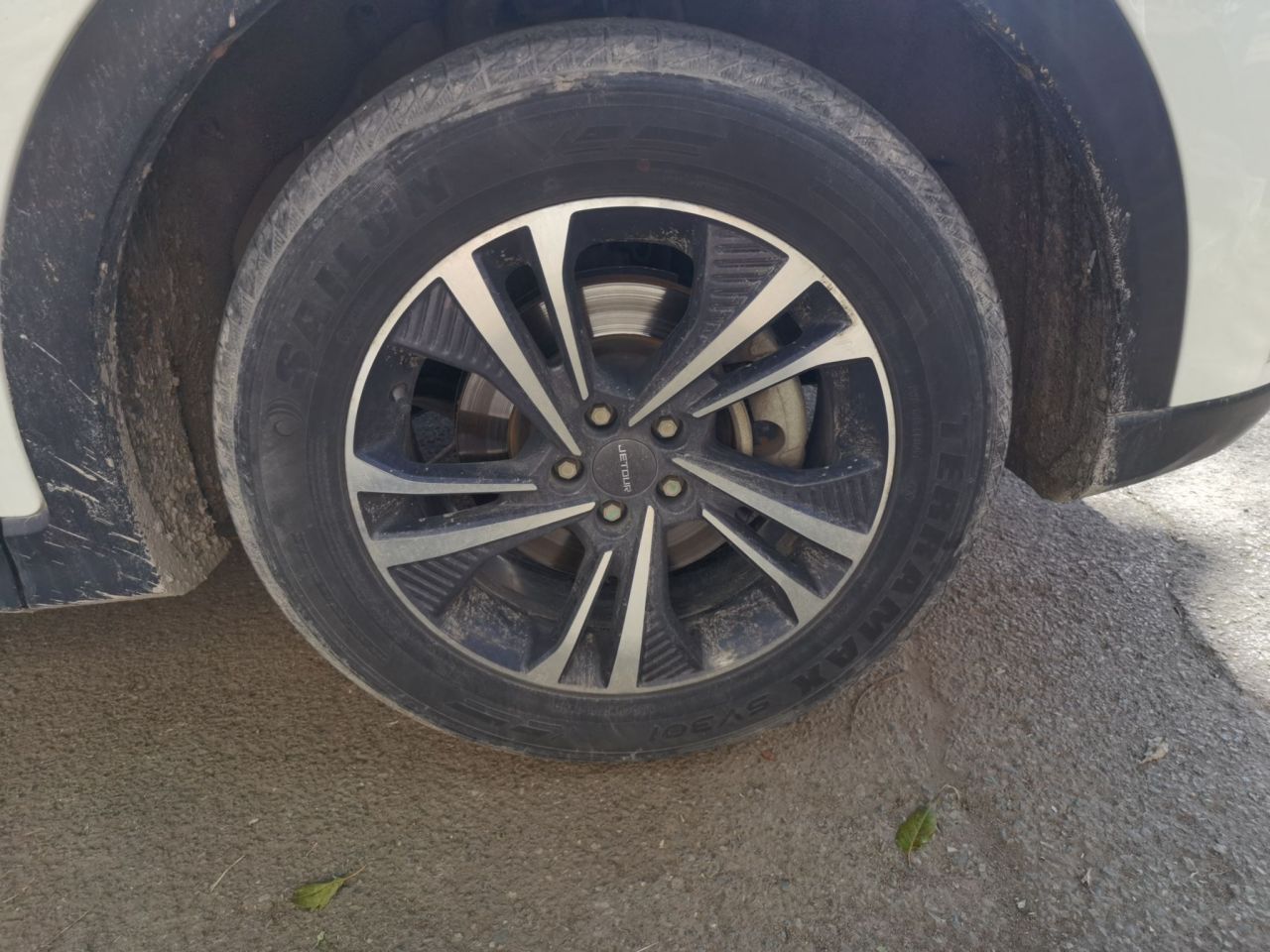 X70 PLUS 2021 1.5T MT 5-Seater photo 5