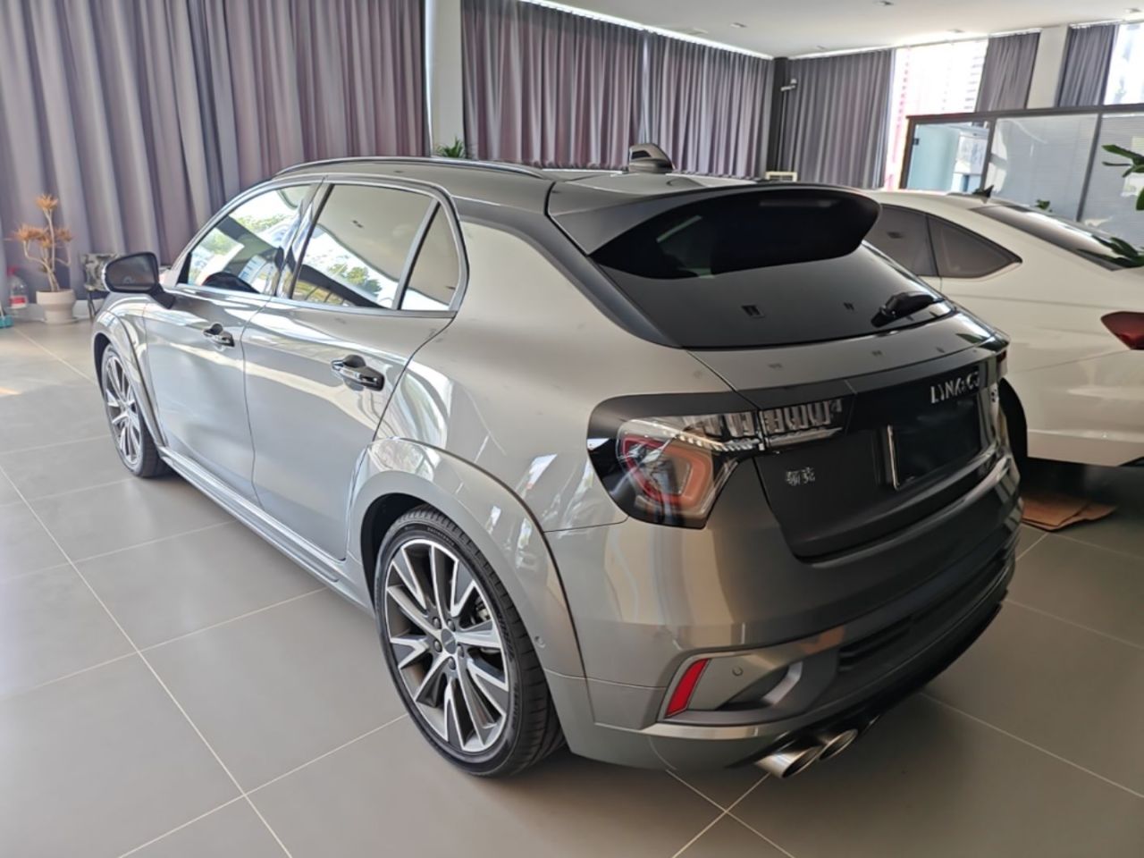 02 Hatchback 2022 2.0TD Pro photo 4