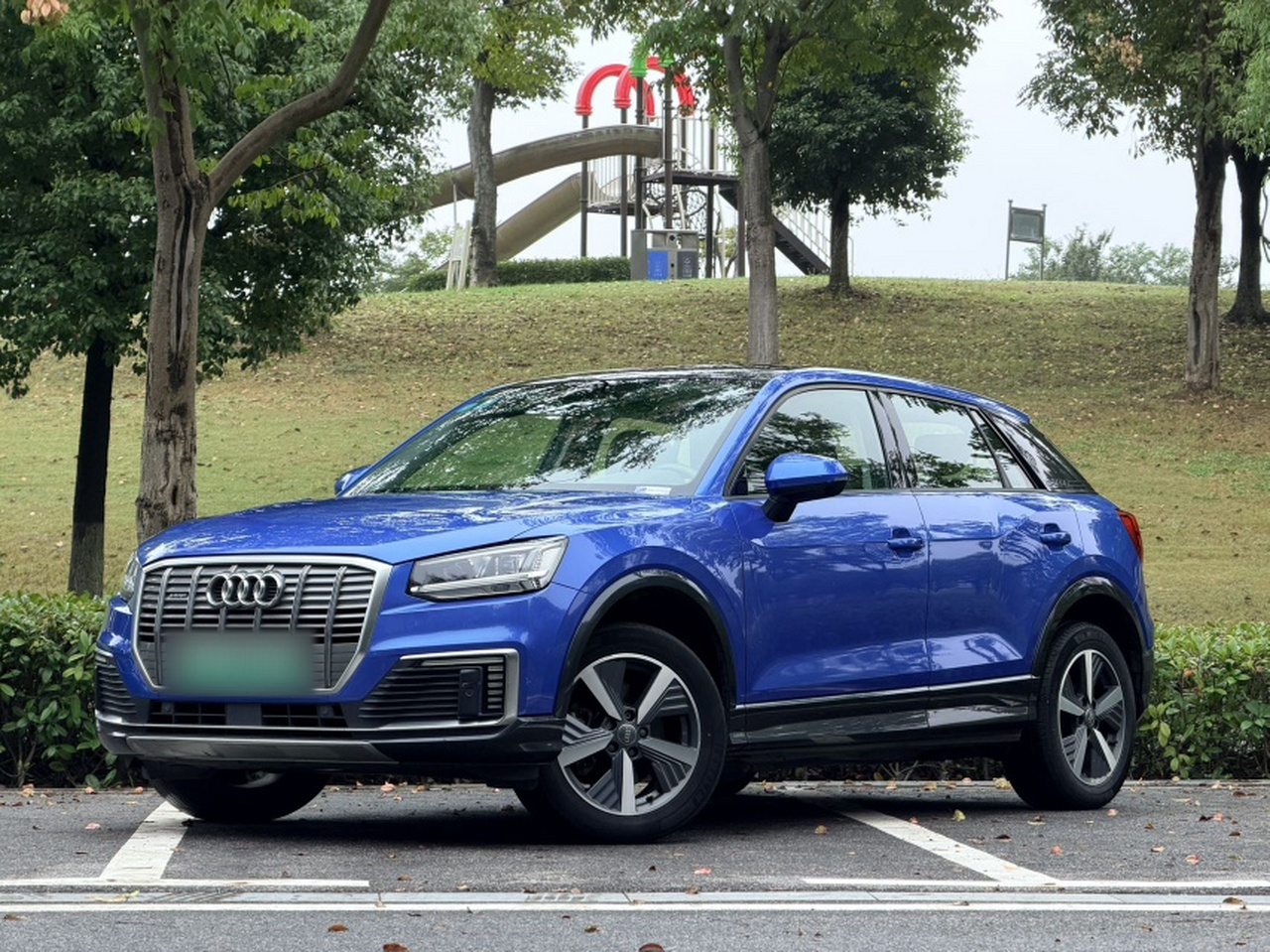 Q2L e-tron 2019 Q2L e-tron EV