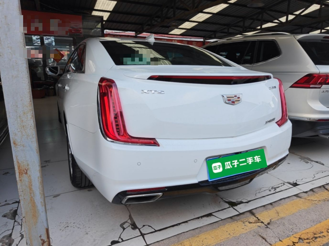 XTS 2018 28T Tech photo 4