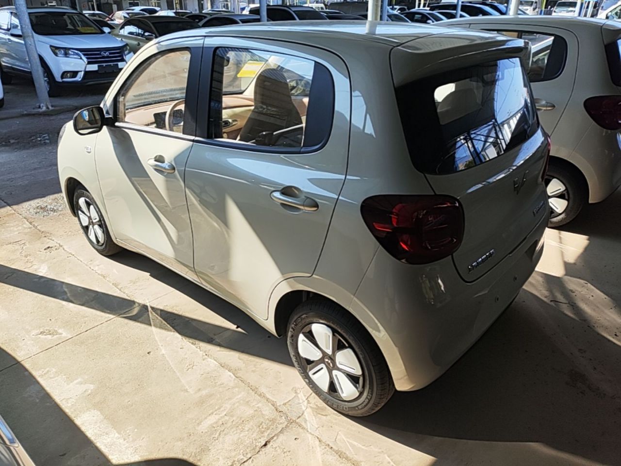 Hongguang MINIEV 2025 4th Gen 4-Door Advanced photo 4