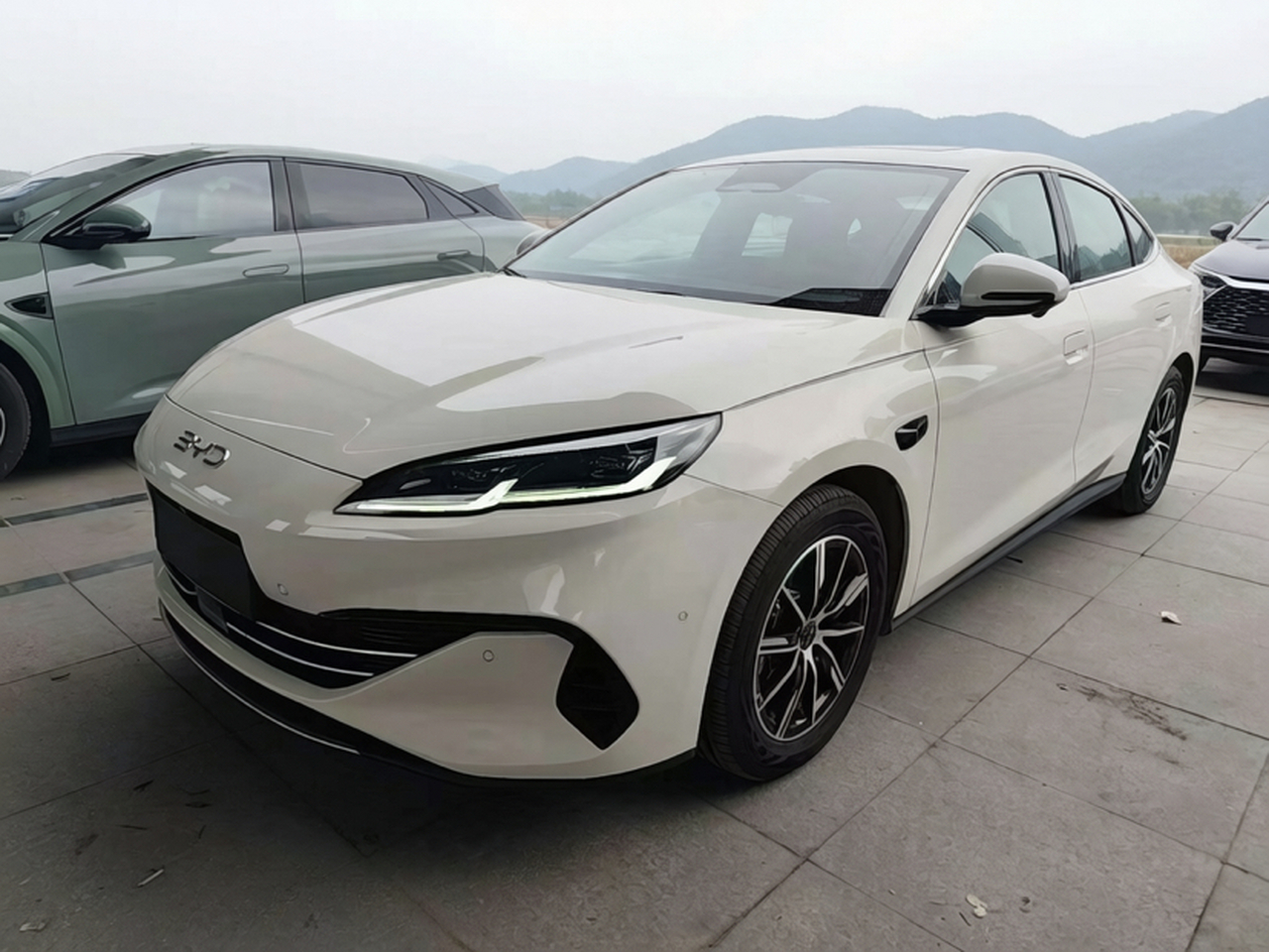Seal 06 EV 2025 DM-i ADAS 120KM Exclusive