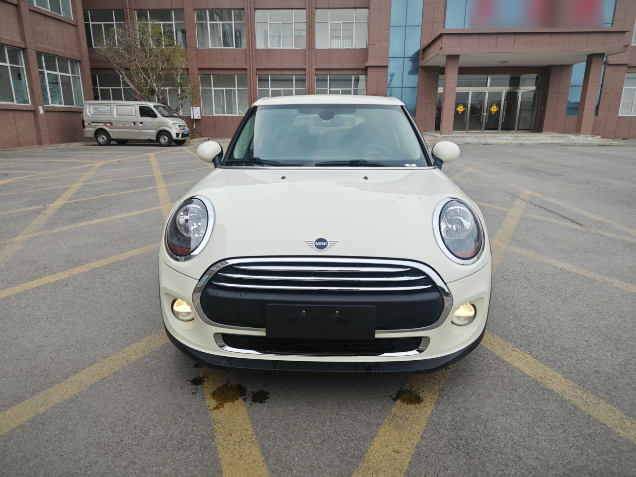 2018 1.5T ONE PLUS 5-Door photo 2