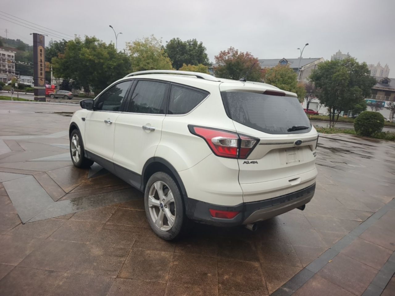 Kuga 2018 EcoBoost 180 RWD photo 4