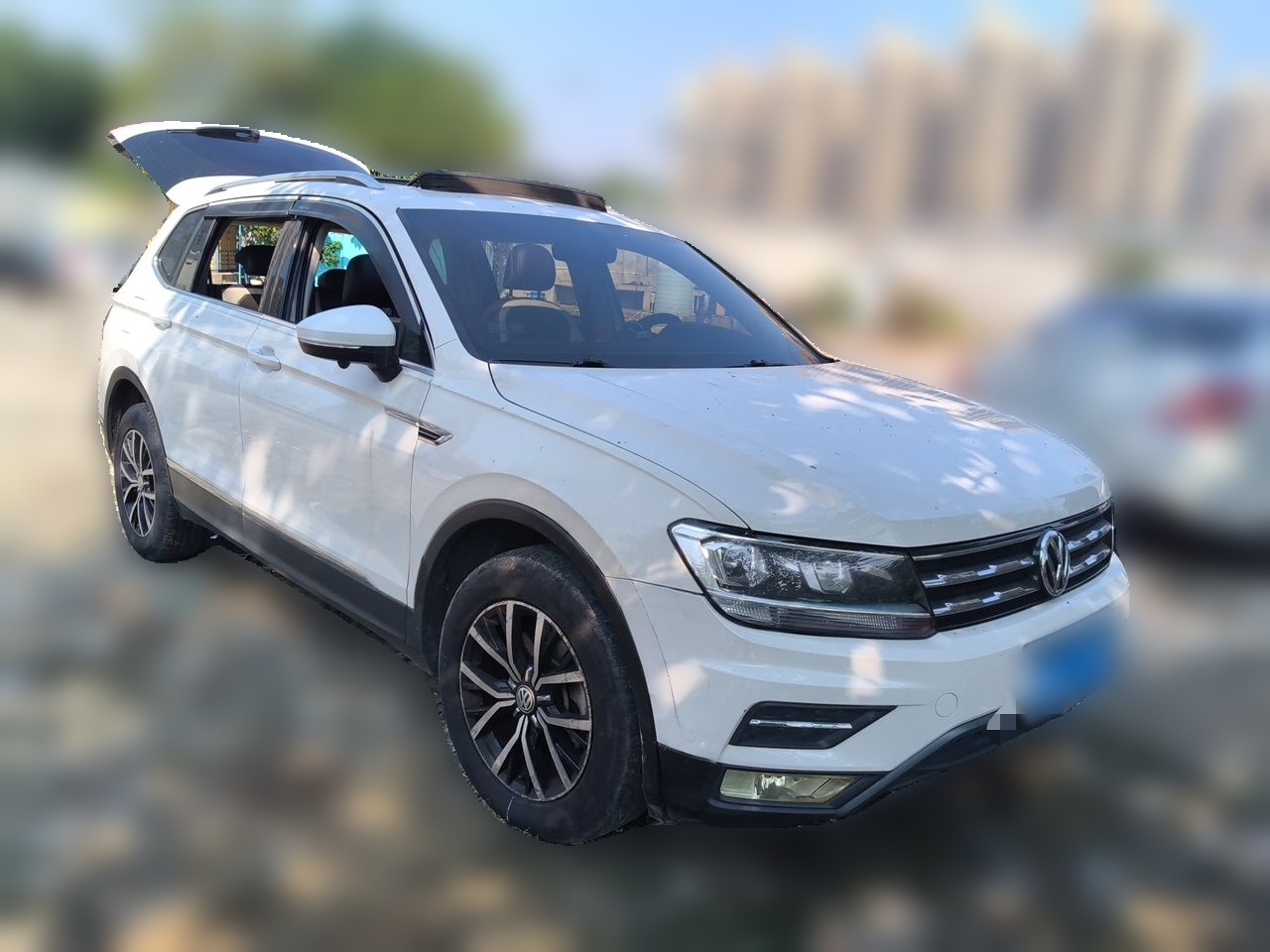 Tiguan L 2017 330TSI AT RWD Luxury photo 3