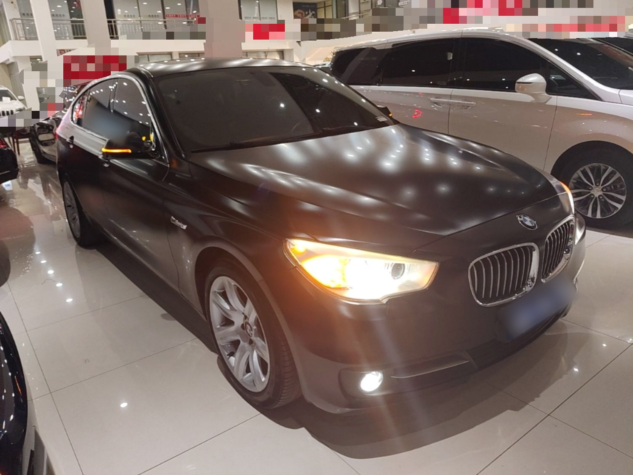 5 SeriesGT 2015 528i Leading photo 3