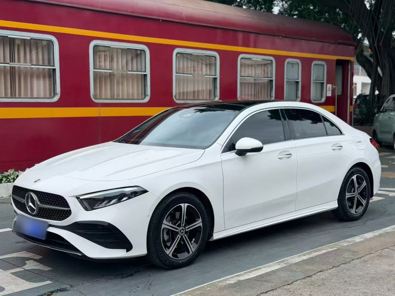 A-Class 2023 A 200 L Fashion