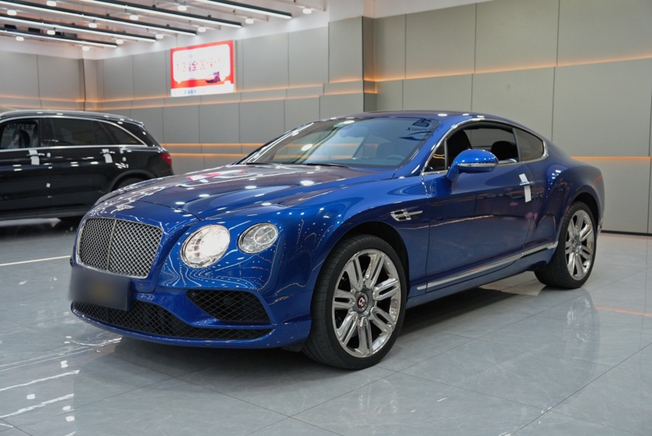 2016 4.0T GT V8 Standard